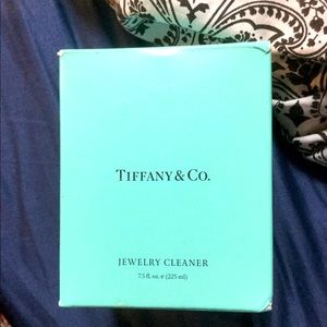 Tiffany & Co jewelry cleaner